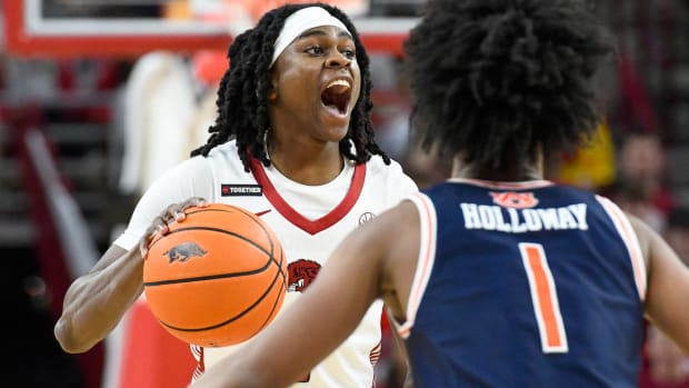 Razorbacks Keyon Menifield against Auburn